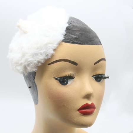 flauschiger fascinator "Schnee"